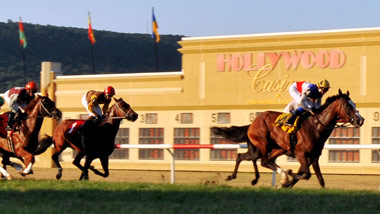 horses racing at PNRC